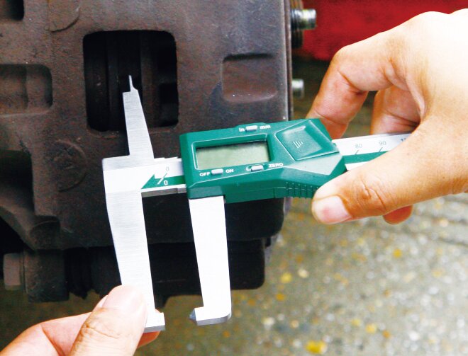 Digital Bremsscheiben und Bremsbelag Messschieber